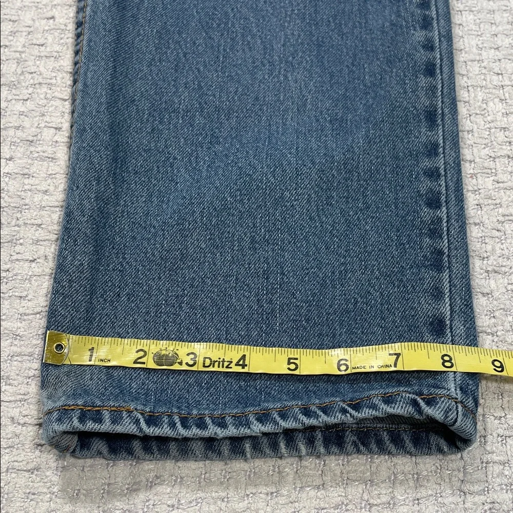 Levis 550 Relaxed Fit Tapered Vintage 2002 Mens Size 36x32 Women’s Unisex